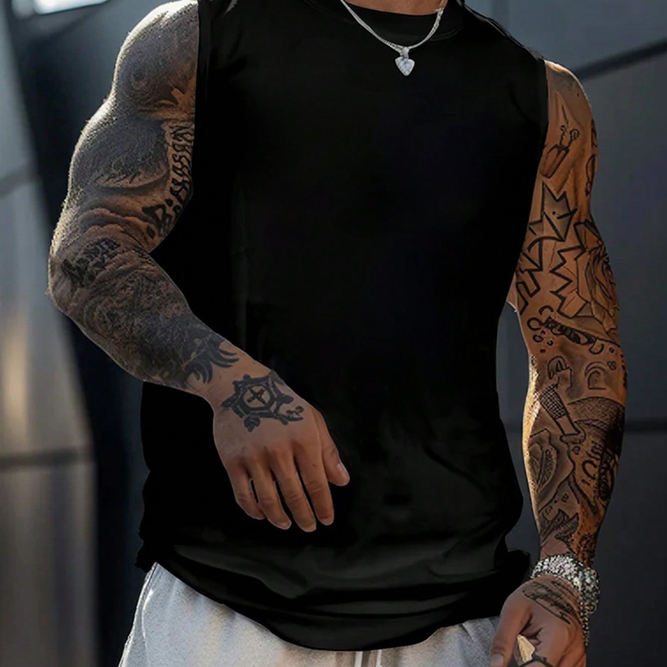 1pc Men's Black Sleeveless Tank Top - Breathable Moisture-Wicking Fabric, Regular Fit Round Neck for Gym Running Basketball Casual Summer Wear