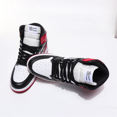 Retro Charm and Comfort: Simple Splicing of Couple's Casual Sports Shoes