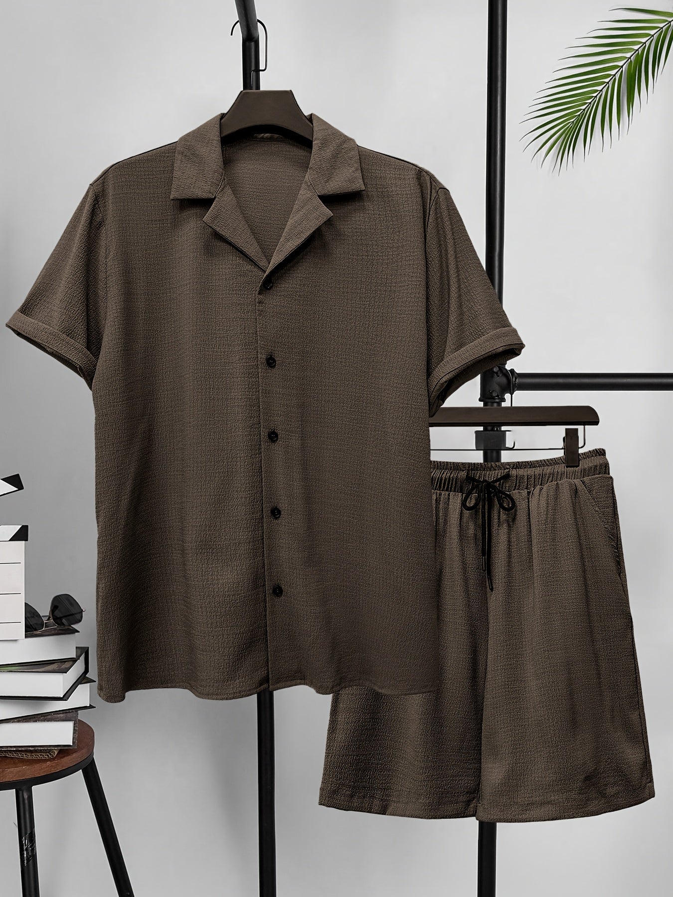 2025 spring and summer new small checkered texture shirt and shorts suit, casual solid color suit collar short-sleeved shirt and shorts Men's 2pcs suit, summer light top and pants Men's beach suit, daily outing, casual travel