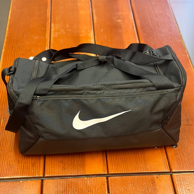 Nike Brasilia Double Zipper Large Capacity Gym Bag - Durable Polyester Sports Duffel with Multiple Compartments, Reinforced Handles &amp; Adjustable Shoulder Strap for Basketball, Travel, Casual Use - Unisex Black BA5957-010, Bas
