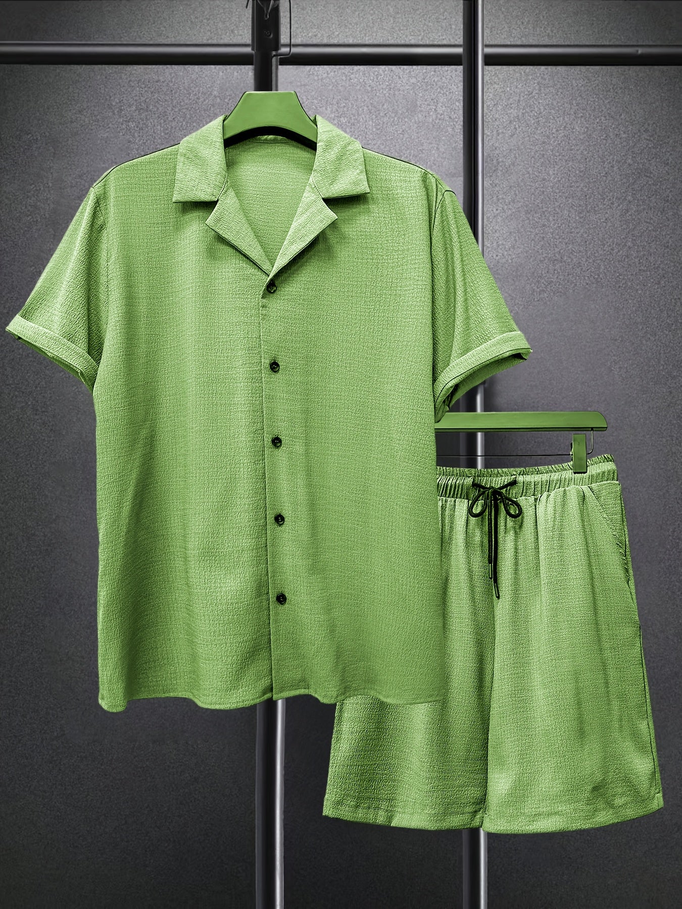 2025 spring and summer new small checkered texture shirt and shorts suit, casual solid color suit collar short-sleeved shirt and shorts Men's 2pcs suit, summer light top and pants Men's beach suit, daily outing, casual travel