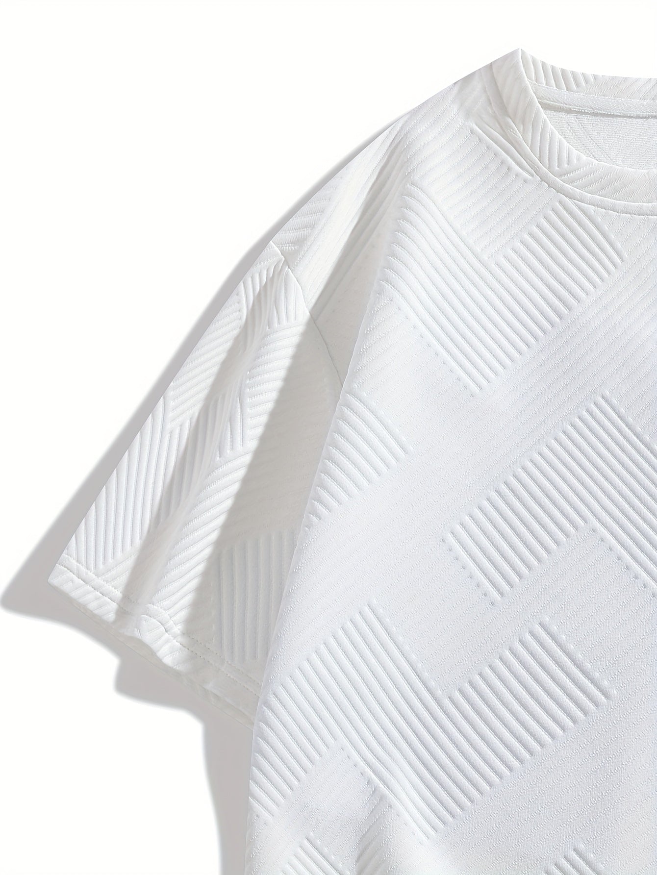 MY-TZ2025 Men's Casual Fashionable Suit: Simple Textured Short Sleeve T-shirt and Shorts, Show Personality and Comfort